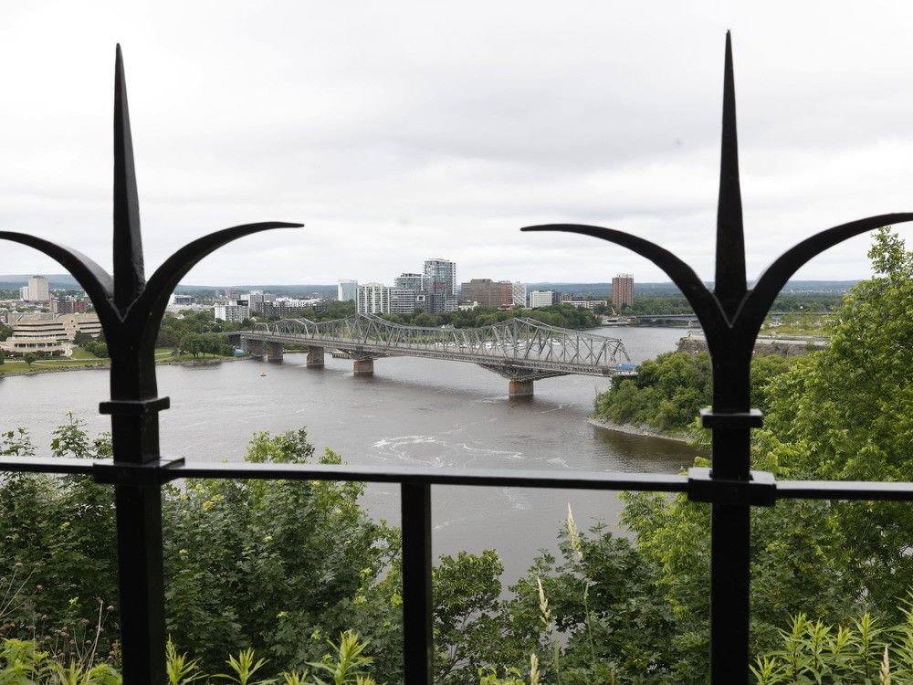 Alexandra Bridge Ottawa Gatineau