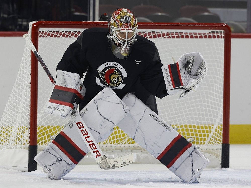 オタワ・セネターズのゴールキーパー、ライナス・ウルマークが木曜日、オタワのカナディアン・タイヤ・センターで練習中。