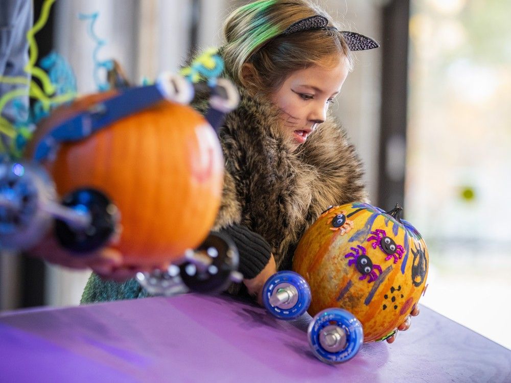 Pumpkin racers strut their stuff at Lansdowne Park | Ottawa Citizen