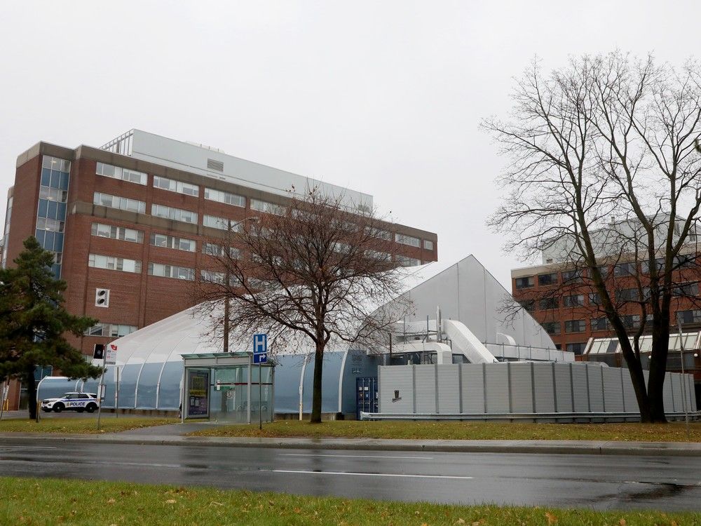  the offload medicine transition unit was installed in response to the pandemic to increase temporary bed capacity at the ottawa hospital civic campus. similar tents are being proposed to house newcomers in nepean and kanata.