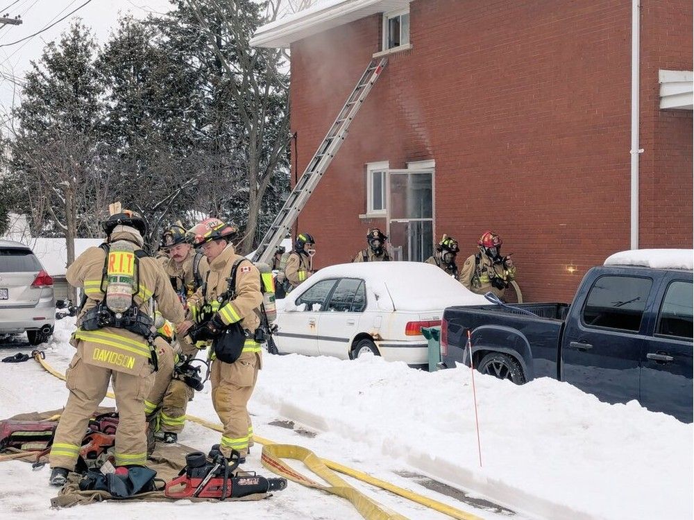 Firefighters extinguish Christmas morning fire in Vanier