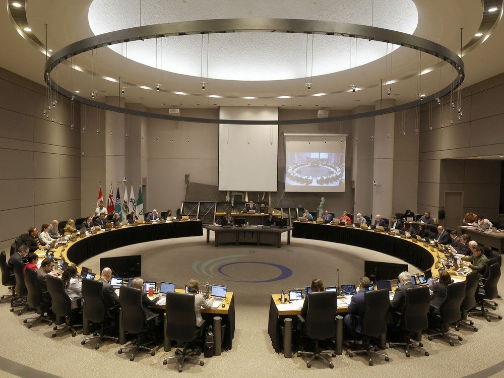 Denley: Some Ottawa city councillors want a big pay raise. They shouldn't get it. thumbnail