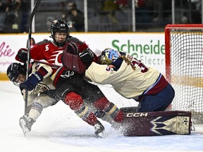 Ann-Renée Desbiens Montreal Victoire Ottawa Charge