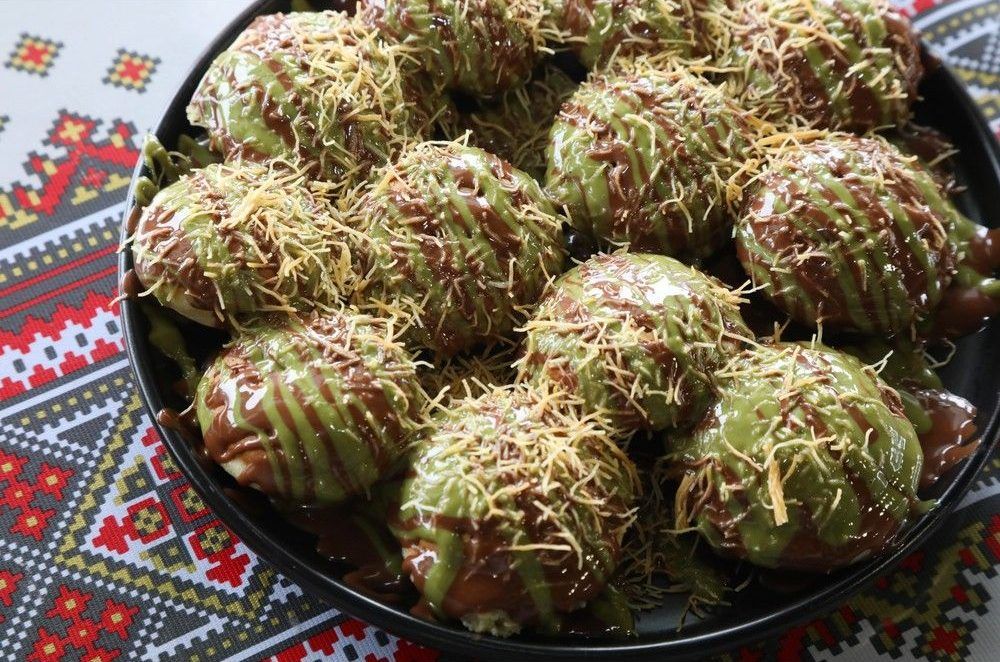  dubai chocolate pancakes from yummy waffle.