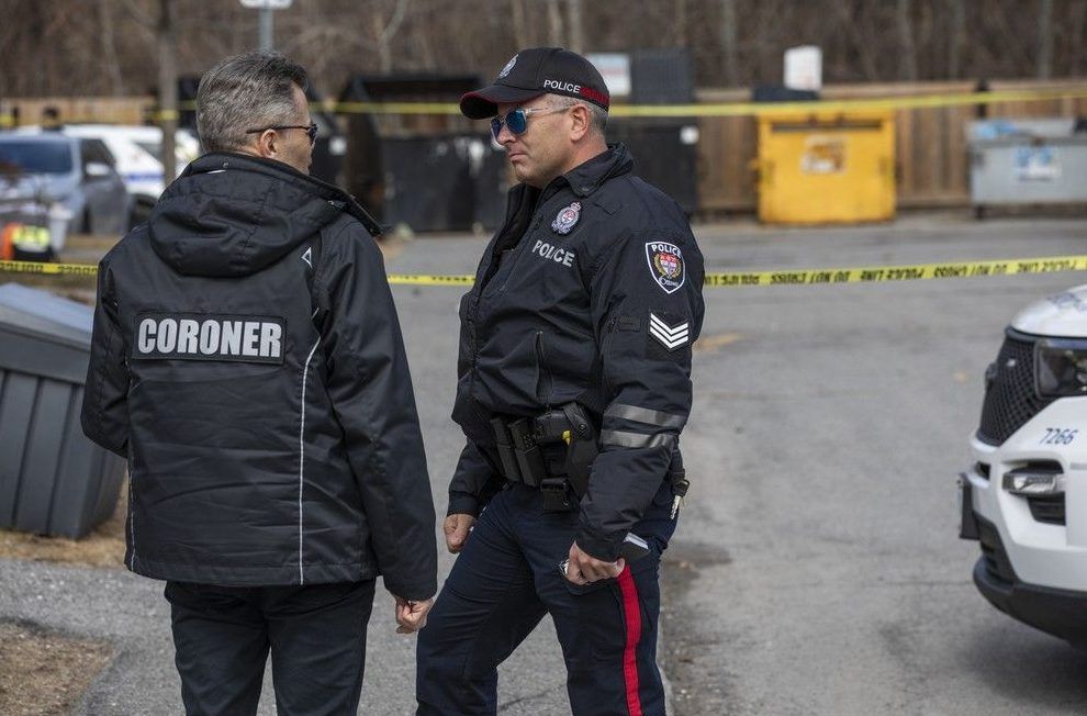 Coroner and Ottawa police at scene of homicide