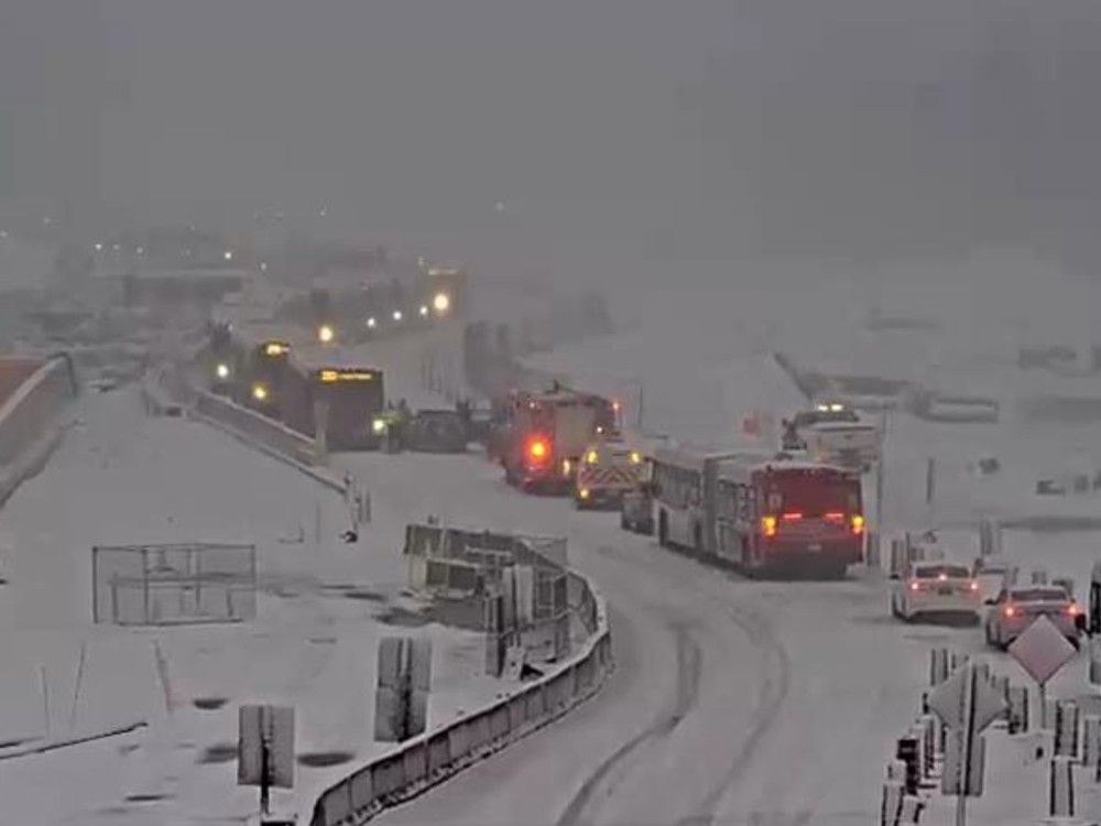 Post-snowstorm collision causes morning commuting delays