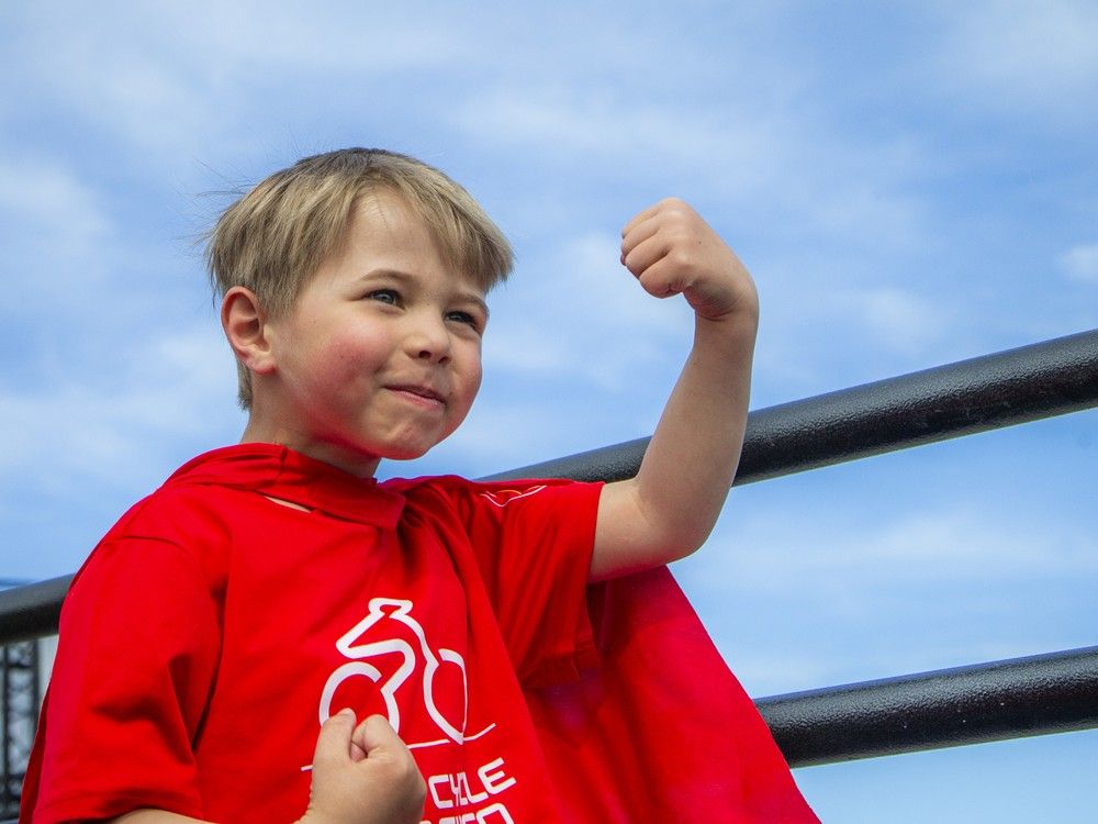  Five-year-old Easton Adams of Team East helped rally all the participants with his awesome dance moves before the 2K got rolling. Adams has been battling B-Cell Acute Lympocytic Leukemia since he was three years old.