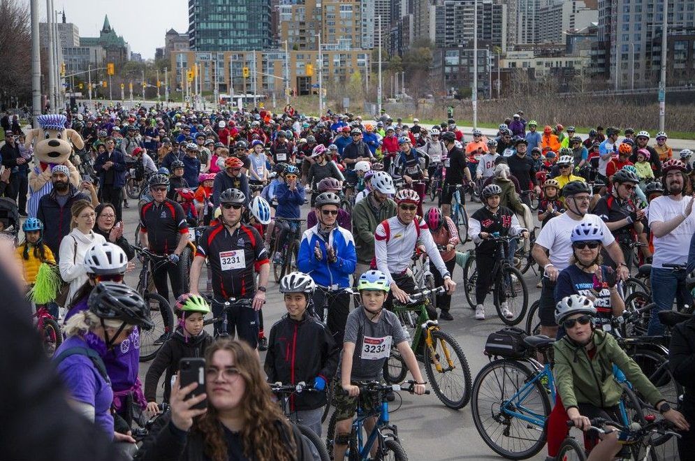  Cyclist prepared to roll out on the 15K loop along the Ottawa River.