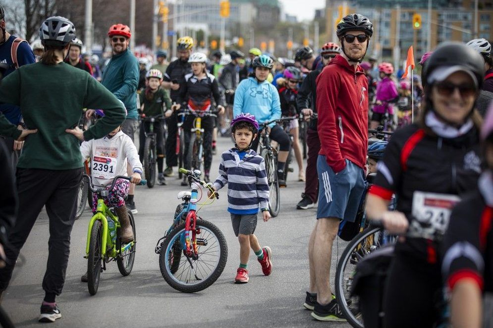  Cyclist prepared to roll out on the 15K loop along the Ottawa River.