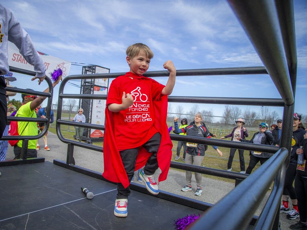  Five-year-old Easton Adams of Team East helped rally all the participants with his awesome dance moves before the 2K got rolling. Adams has been battling B-Cell Acute Lympocytic Leukemia since he was three years old.