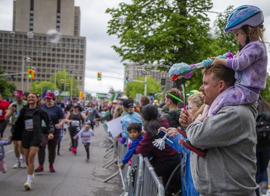  Supporters lined the route for the Ottawa 2K on Saturday.