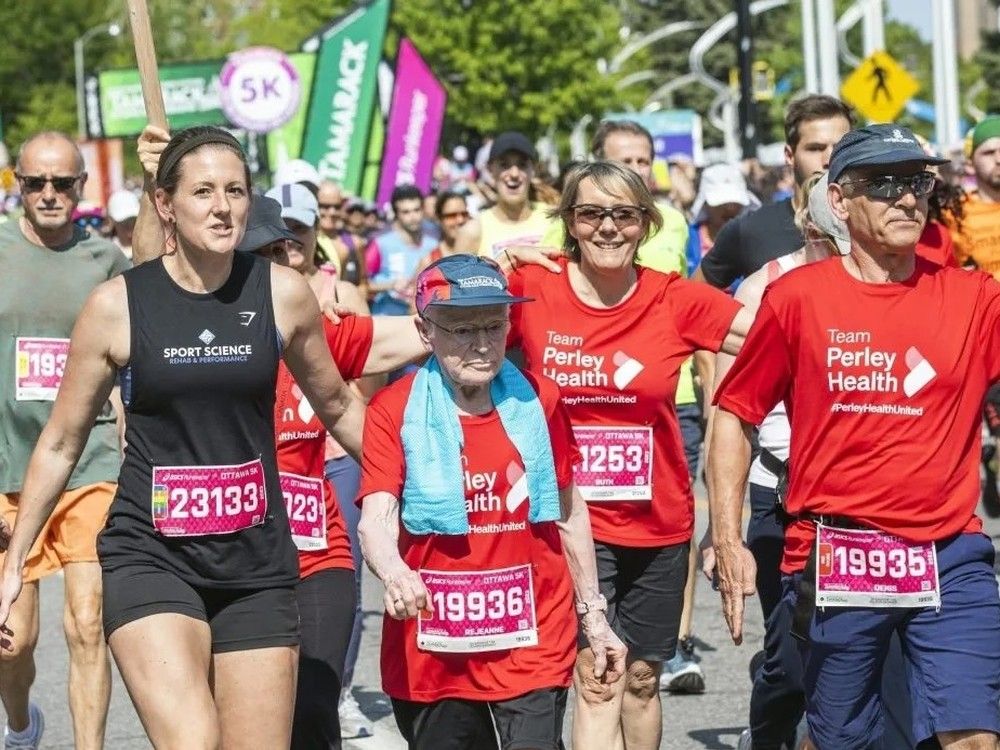  Rejeanne Fairhead (centre) and her team took part in the 5K at the Tamarack Ottawa Race Weekend on May 27, 2023.