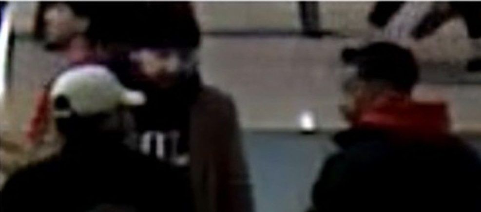  The Ottawa police are asking for the public’s help as they try to identify suspects in connection with a fraud incident.