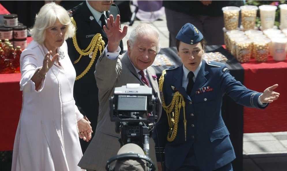  Following their arrival at the Ottawa International Airport, King Charles and Queen Camilla visited Lansdowne Park to meet with members of community organizations and the public.
