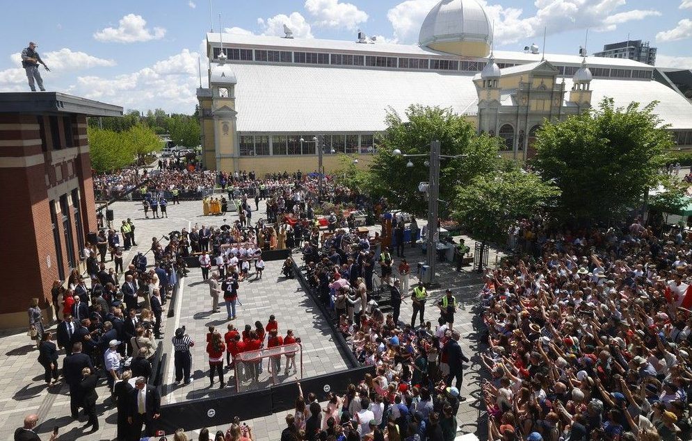  King Charles and Queen Camilla were greeted by a large crowd at Lansdowne Park.