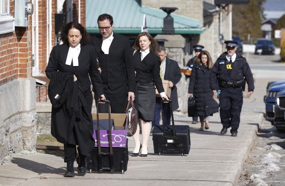  Lawyers and police arriving at the L’Orignal courthouse for the Alain Bellefeuille trial.