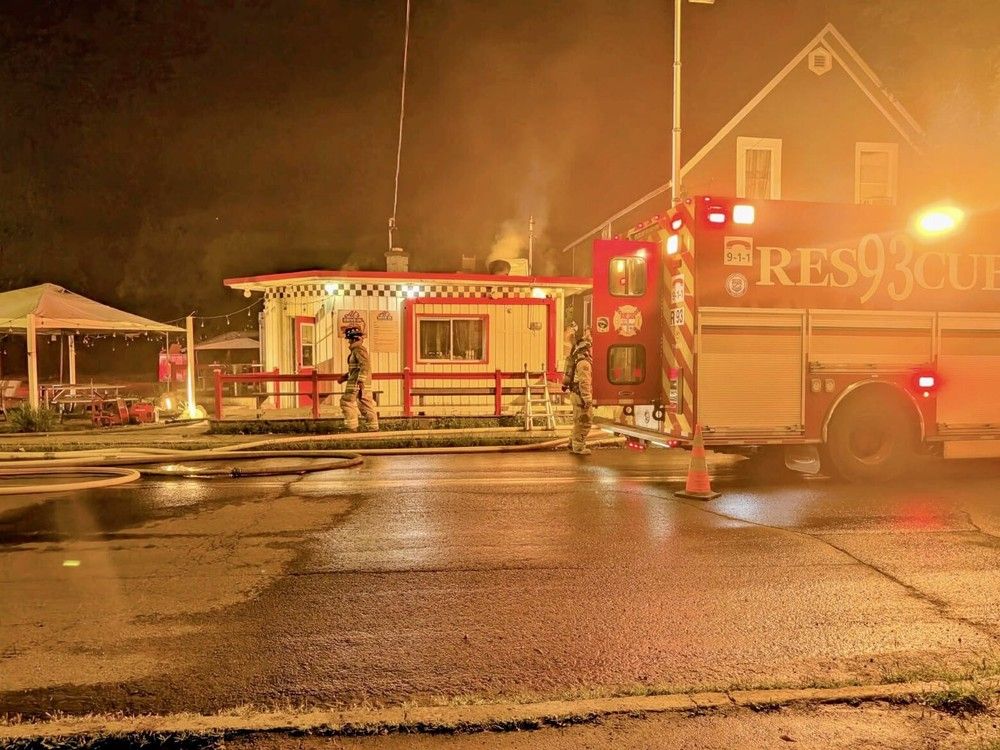  Smoky fire at Al’s Diner in Osgoode