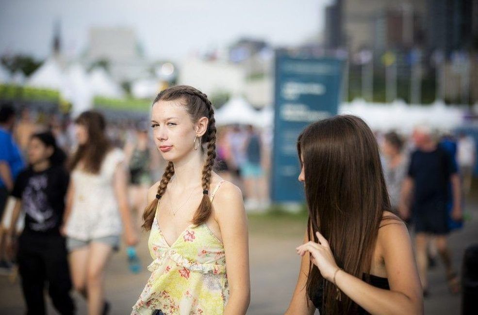  As a heat warning gripped the city, festival-goers made their way to Ottawa Bluesfest at LeBreton Flats on Saturday seeking shade, music, and moments of cool relief.