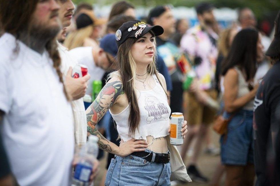  As a heat warning gripped the city, festival-goers made their way to Ottawa Bluesfest at LeBreton Flats on Saturday seeking shade, music, and moments of cool relief.