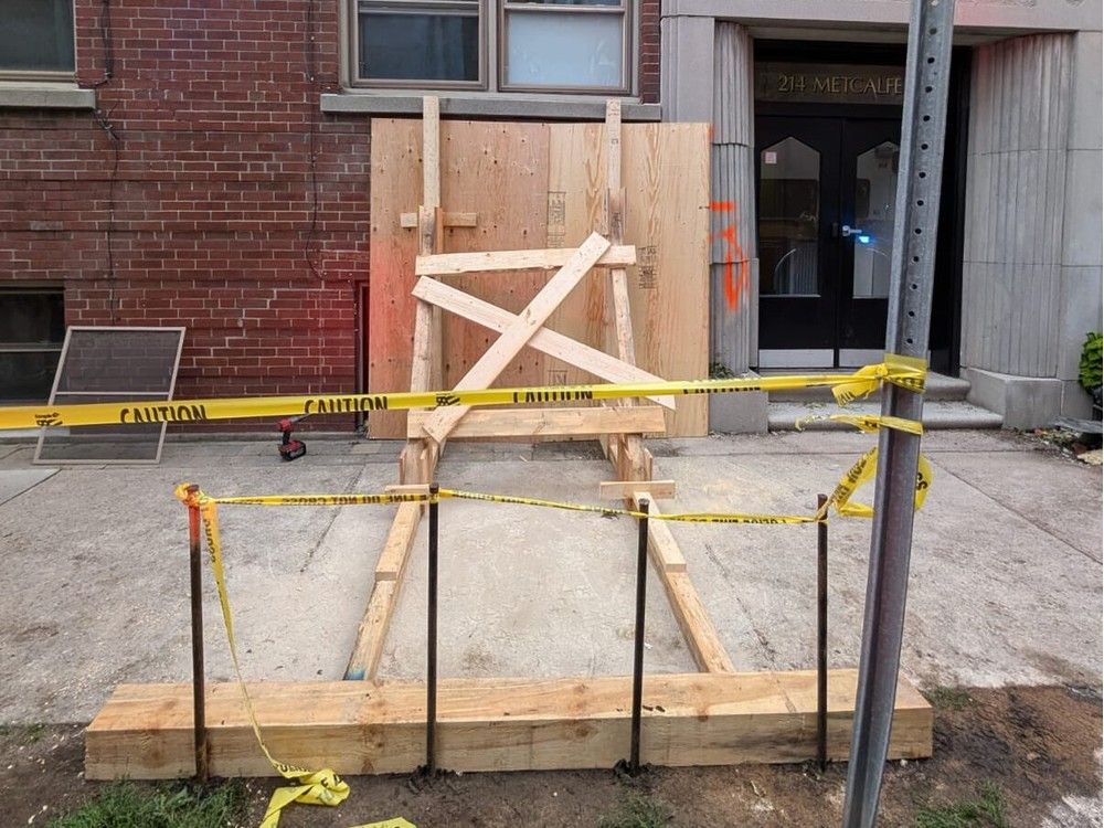  Ottawa Fire Services was called to an apartment building on Metcalfe Street after a driver ran into the front door. Fire crews were able to stabilize the damaged building.