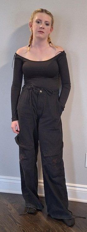 The Ottawa police are seeking the public’s help in locating 13-year-old Emily Desvereaux.