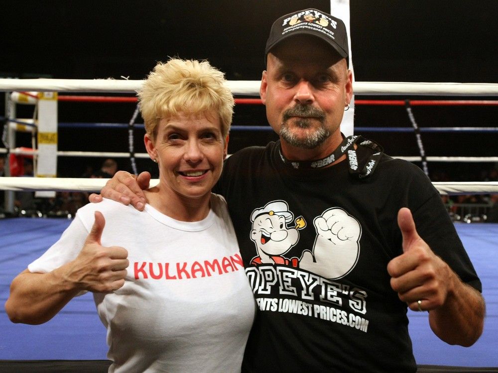  Mariko (left) and Glenn Kulka prior to the start of the MMA fight in 2008.