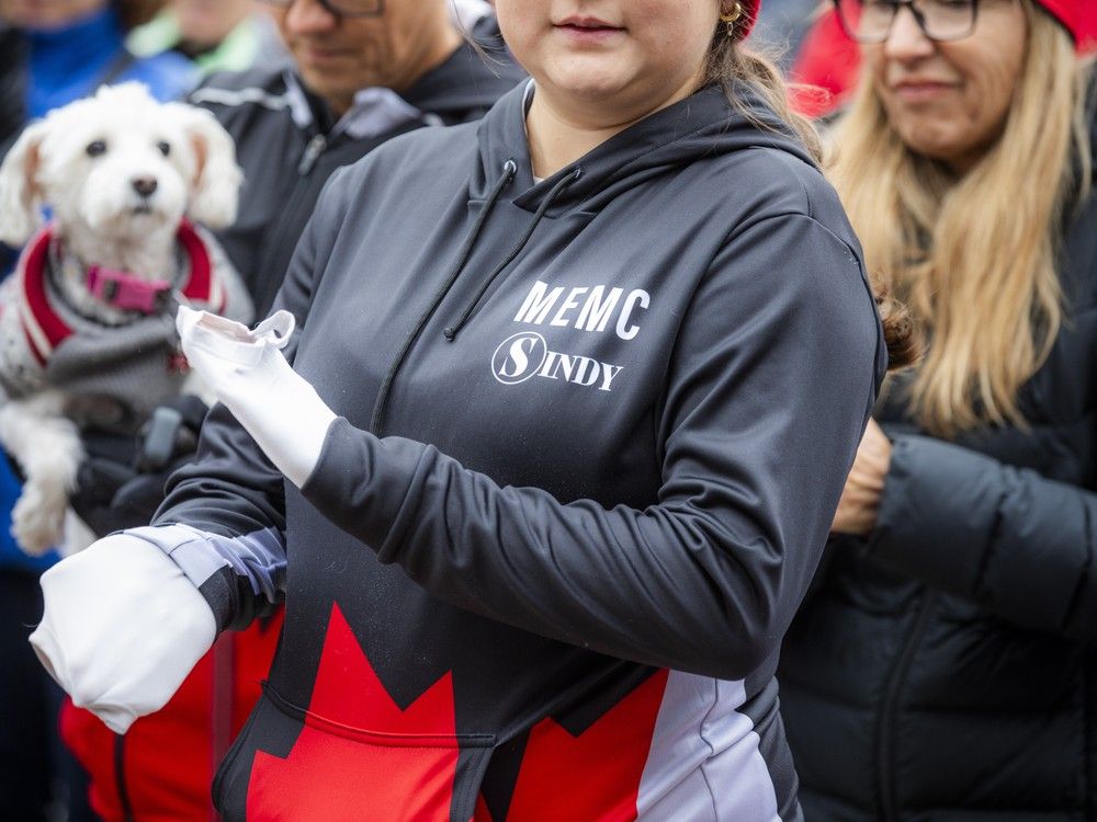  Make Every Moment Count (MEMC) — Sindy’s team name and words she lived by — could be seen throughout the event on gear keeping participants warm.