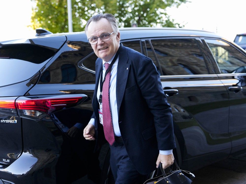 Are Carney's political staffers too meddlesome in the public service? | Opinion