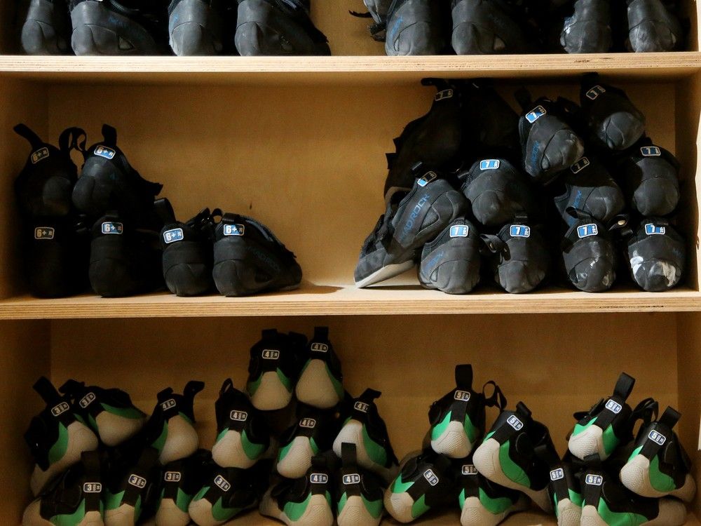 At Klimat 2.0, you leave your street shoes at the door and slip into a pair of climbing shoes. At Klimat 2.0, you leave your street shoes at the door and slip into a pair of climbing shoes.