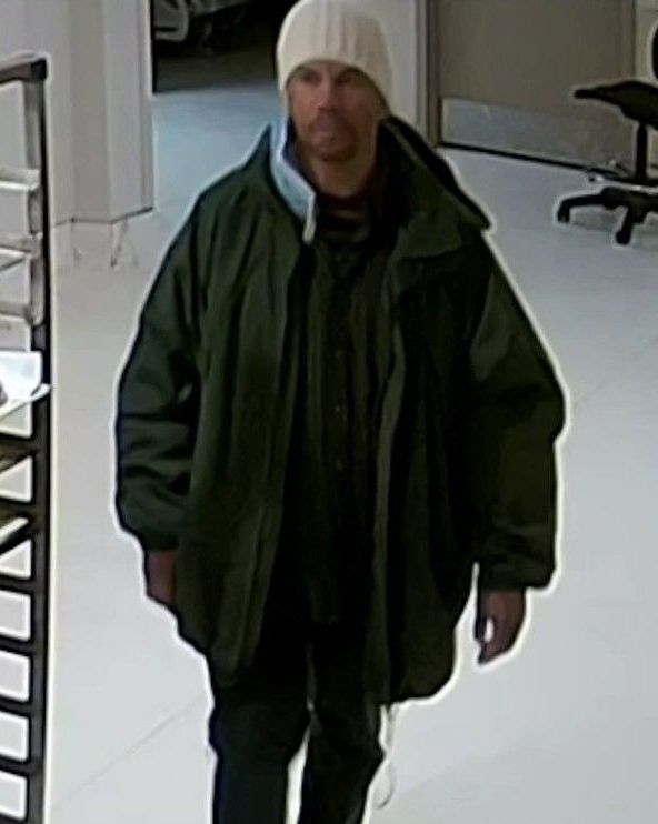  The Ottawa Police Service is seeking the public’s help in locating 40-year-old Michael Harding.