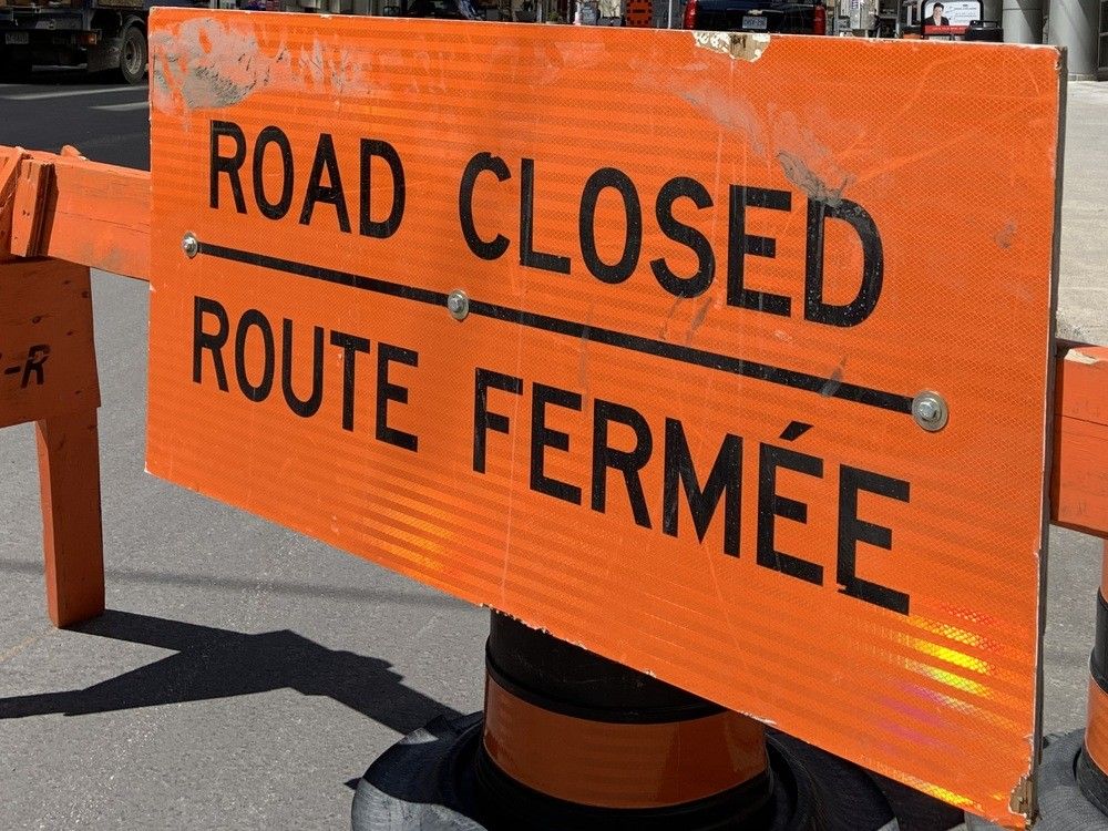 The closure of on-ramps to westbound Highway 417 at the Vanier Parkway will necessitate a circuitous detour back east to St. Laurent Boulevard this coming weekend. 