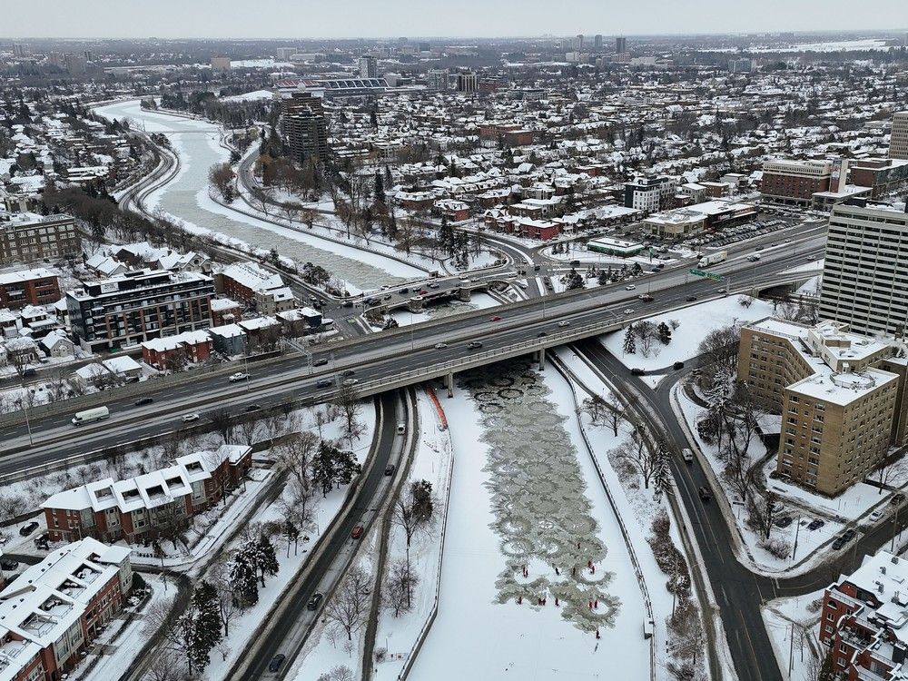 Rideau Canal Skateway prep on hold as temperatures warm up
