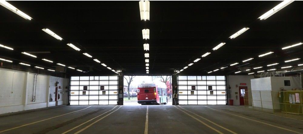 OC Transpo first unveiled its battery-electric buses in 2021. Now, after ordering hundreds more, it has only received a few dozen. OC Transpo first unveiled its battery-electric buses in 2021. Now, after ordering hundreds more, it has only received a few dozen.