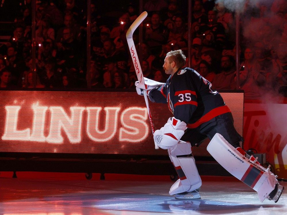 Ottawa Senators goalie Linus Ullmark