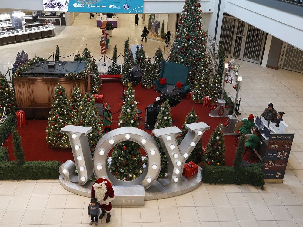  OTTAWA – Dec 2, 2025 — Christmas tree at St. Laurent. Shopping Centre. TONY CALDWELL, Postmedia.