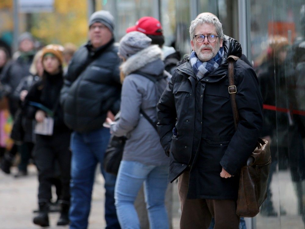 The question of how the government is making decisions on hybrid work hangs over return-to-office rumours.