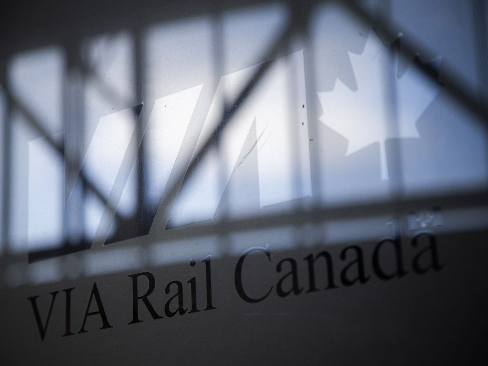 The delayed Wednesday evening train eventually arrived at Ottawa shortly after 12 noon on Thursday. The delayed Wednesday evening train eventually arrived at Ottawa shortly after 12 noon on Thursday.