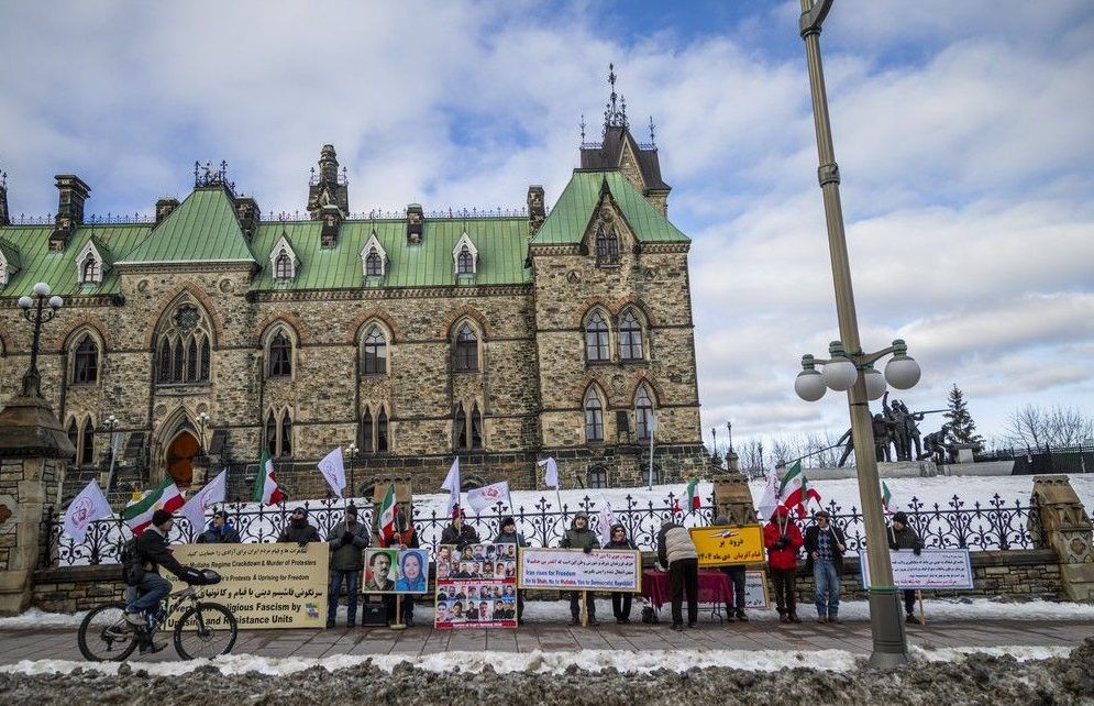  A small group of Iranian protesters lined the sidewalk along Wellington Street near Parliament Hill on Jan. 10, 2026, calling on Canada to support anti-government protests in Iran.