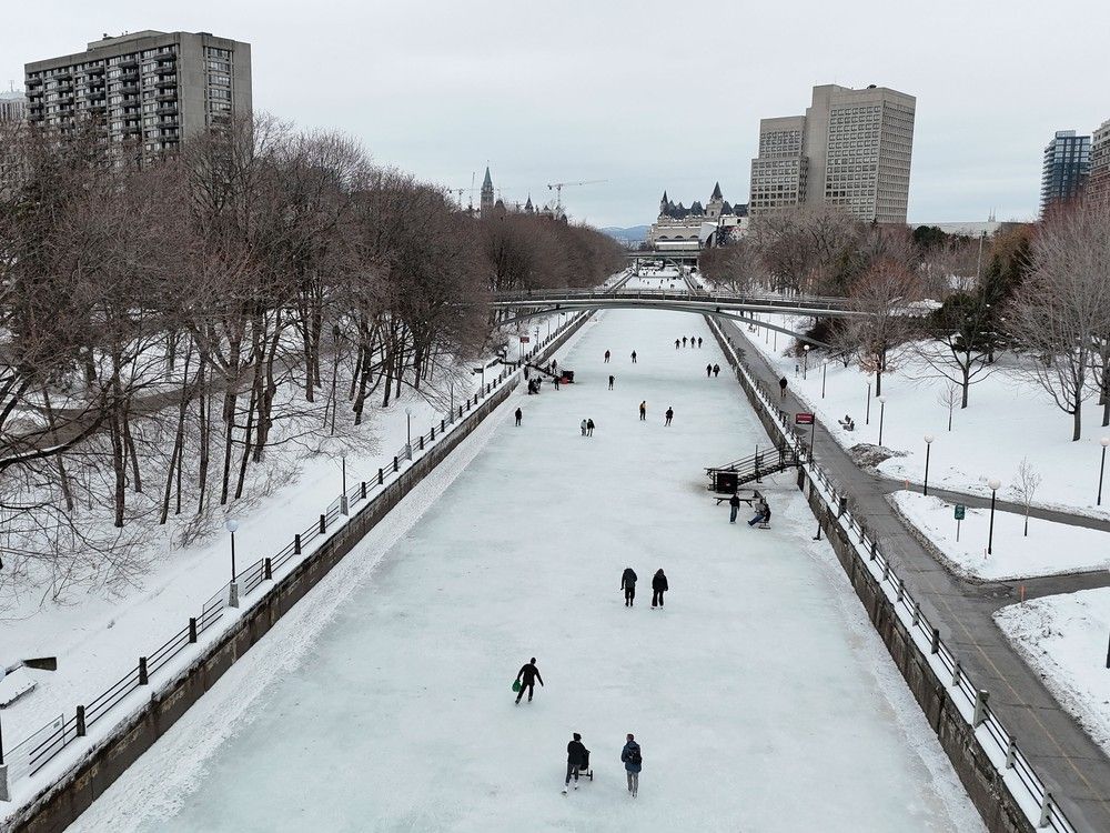 Conditions on the Rideau Canal Skateway were listed as "good" and "fair" on Thursday, but a warm weather stretch may affect conditions.