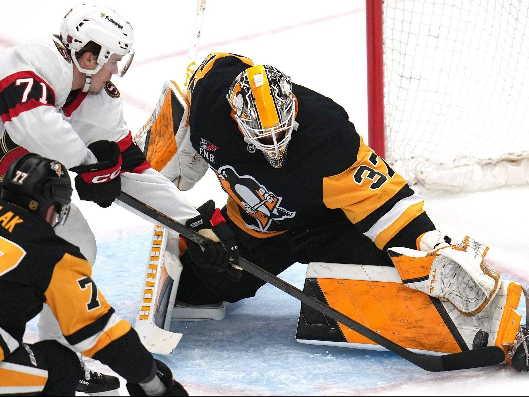 Ottawa Senators win their fourth straight game with impressive effort against the Penguins