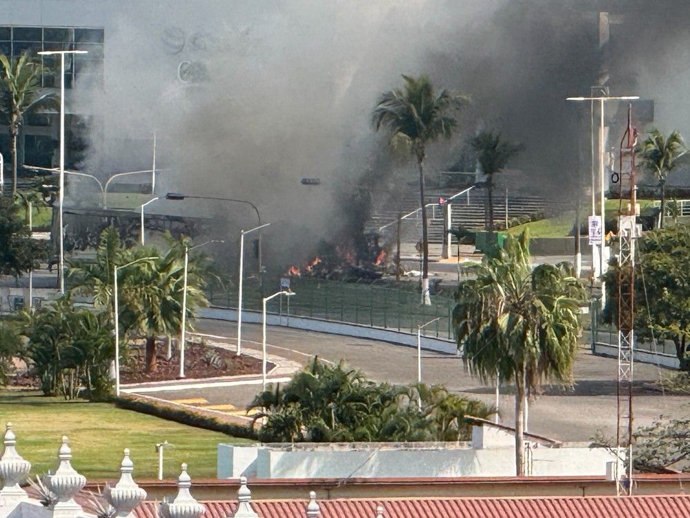  Artur Wilczynski, Canada&rsquo;s former ambassador to Norway, and his partner arrived at Puerto Vallarta on Feb. 13 and were supposed&nbsp; leave Sunday, but couldn&rsquo;t after violence erupted in the city.