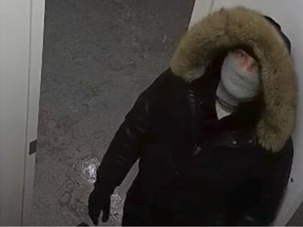  The Ottawa police are asking for the public’s assistance in identifying two suspects after a commercial robbery on Jan. 2 in the 4000 block of Strandherd Drive.