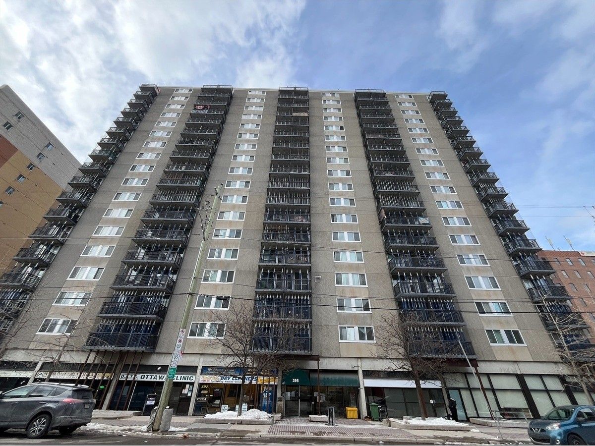  A photo of the Ottawa Community Housing building at 395 Somerset St. W. taken Saturday, where one week earlier a fire in an apartment on the 19th floor resulted in the deaths of three people.
