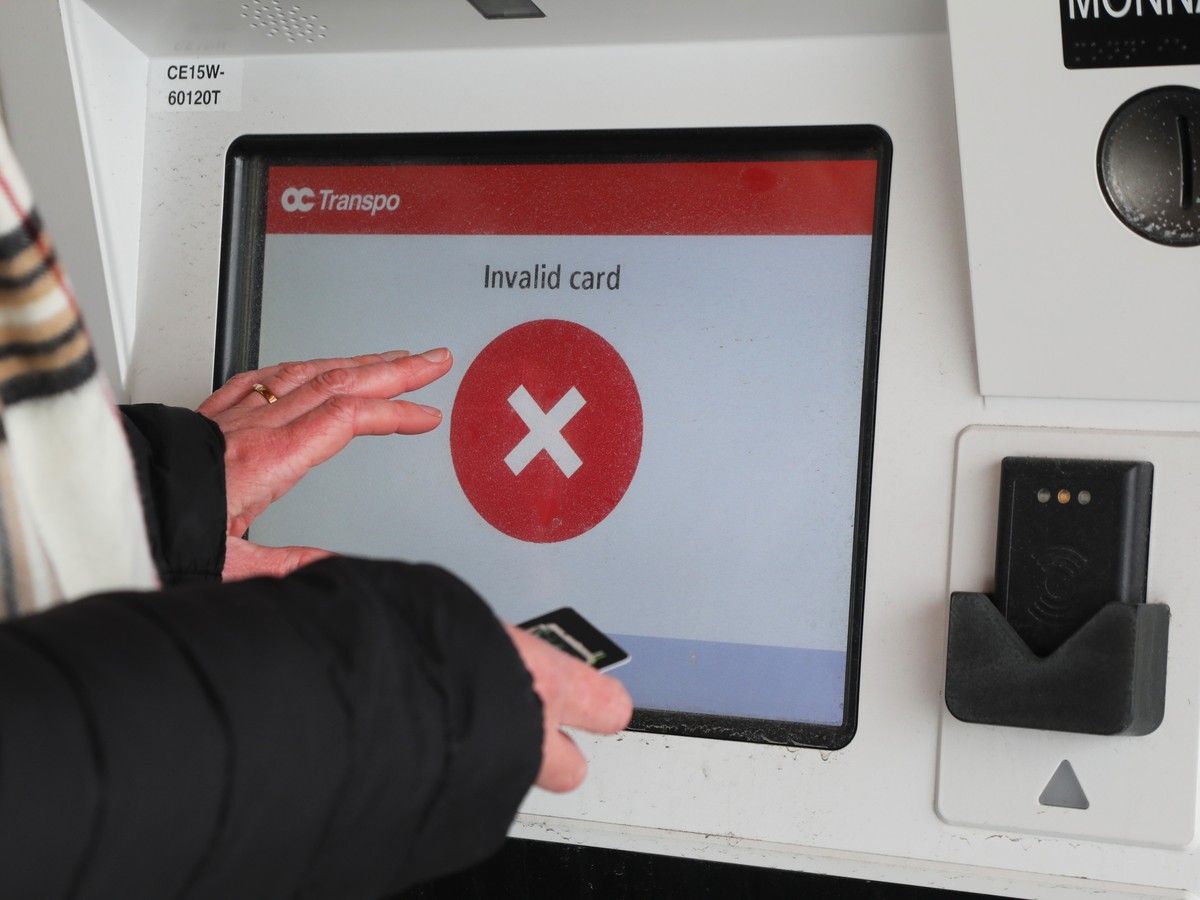 Discounted fare snafu hits OC Transpo community pass holders