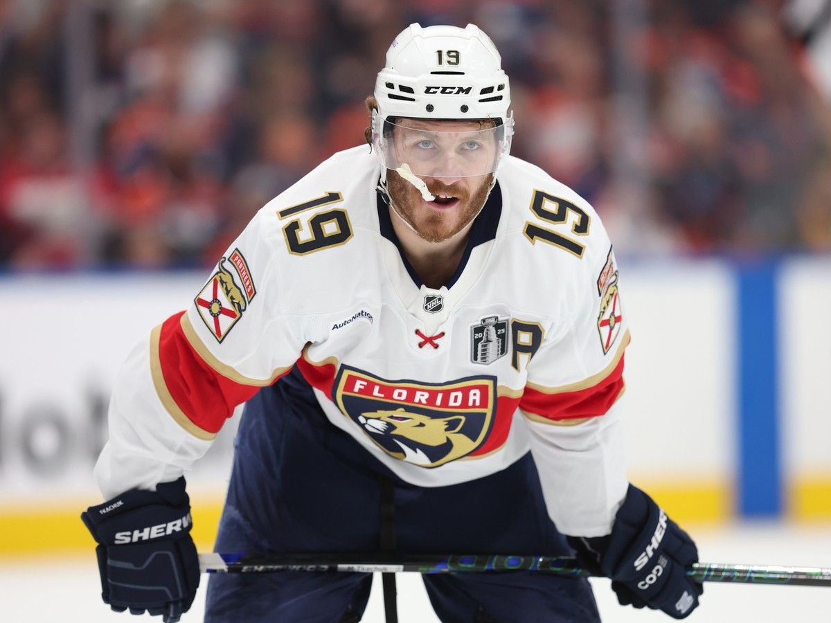 Matthew Tkachuk heads to Raleigh to cheer on Brady and the Senators