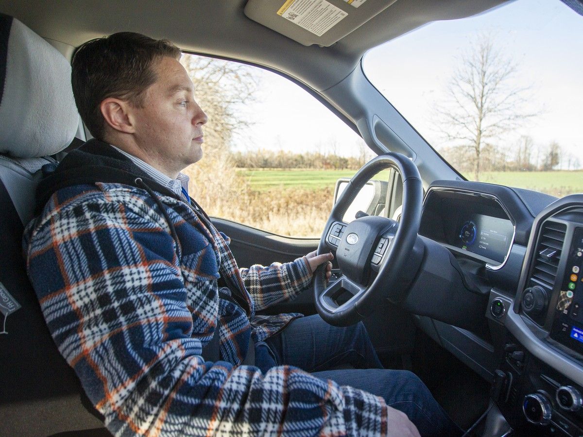 City to look into expanding public transit in rural Ottawa