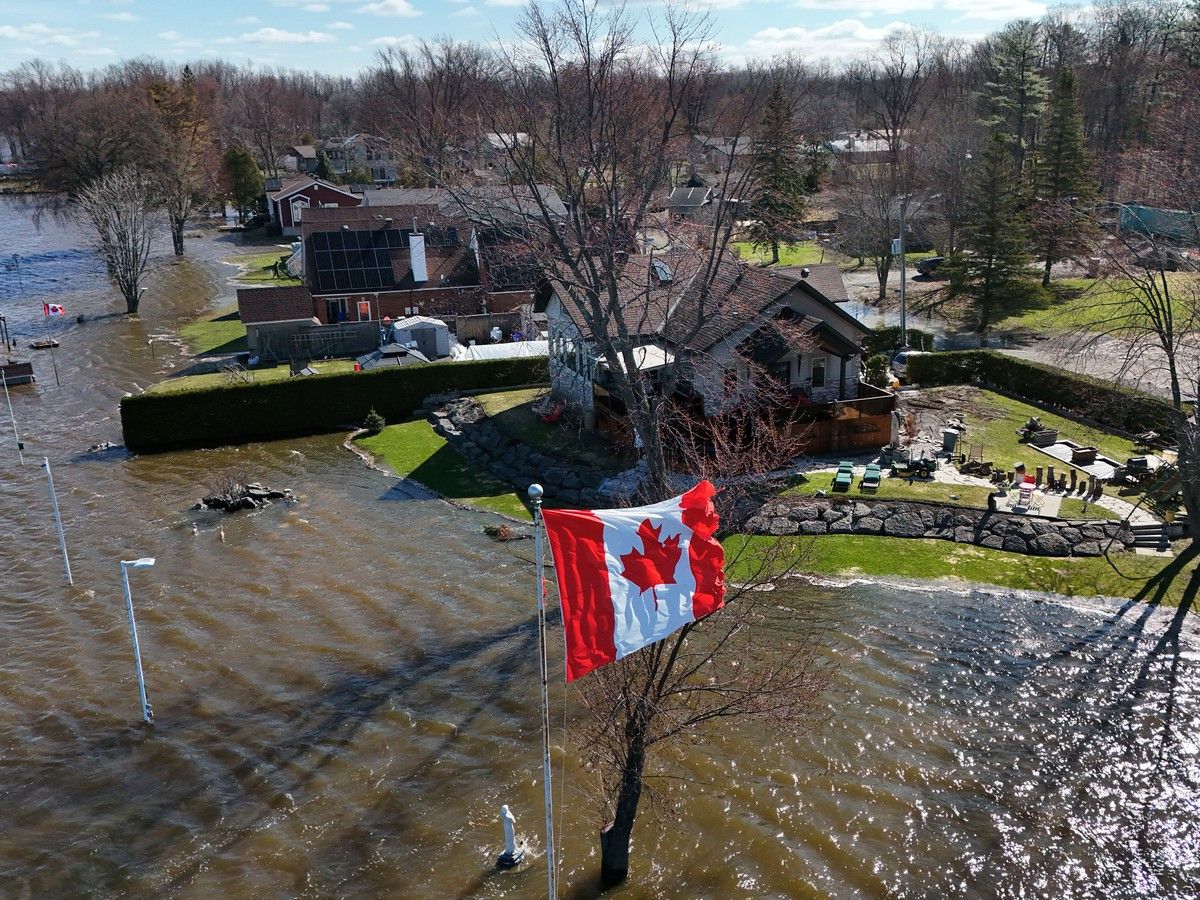  Waters are rising on the Ottawa River near Rockland, causing some flooding for home owners who live near the water.