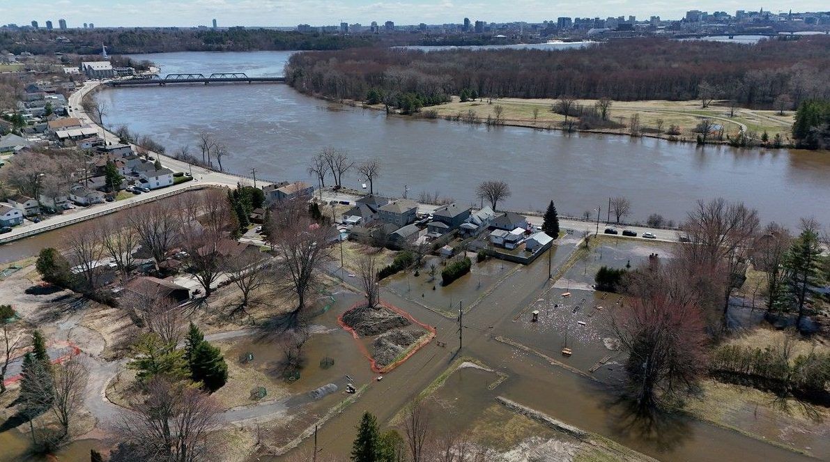  Water is rising on the Ottawa River Gatineau Monday. Many streets near the river are covered in several feet of water.