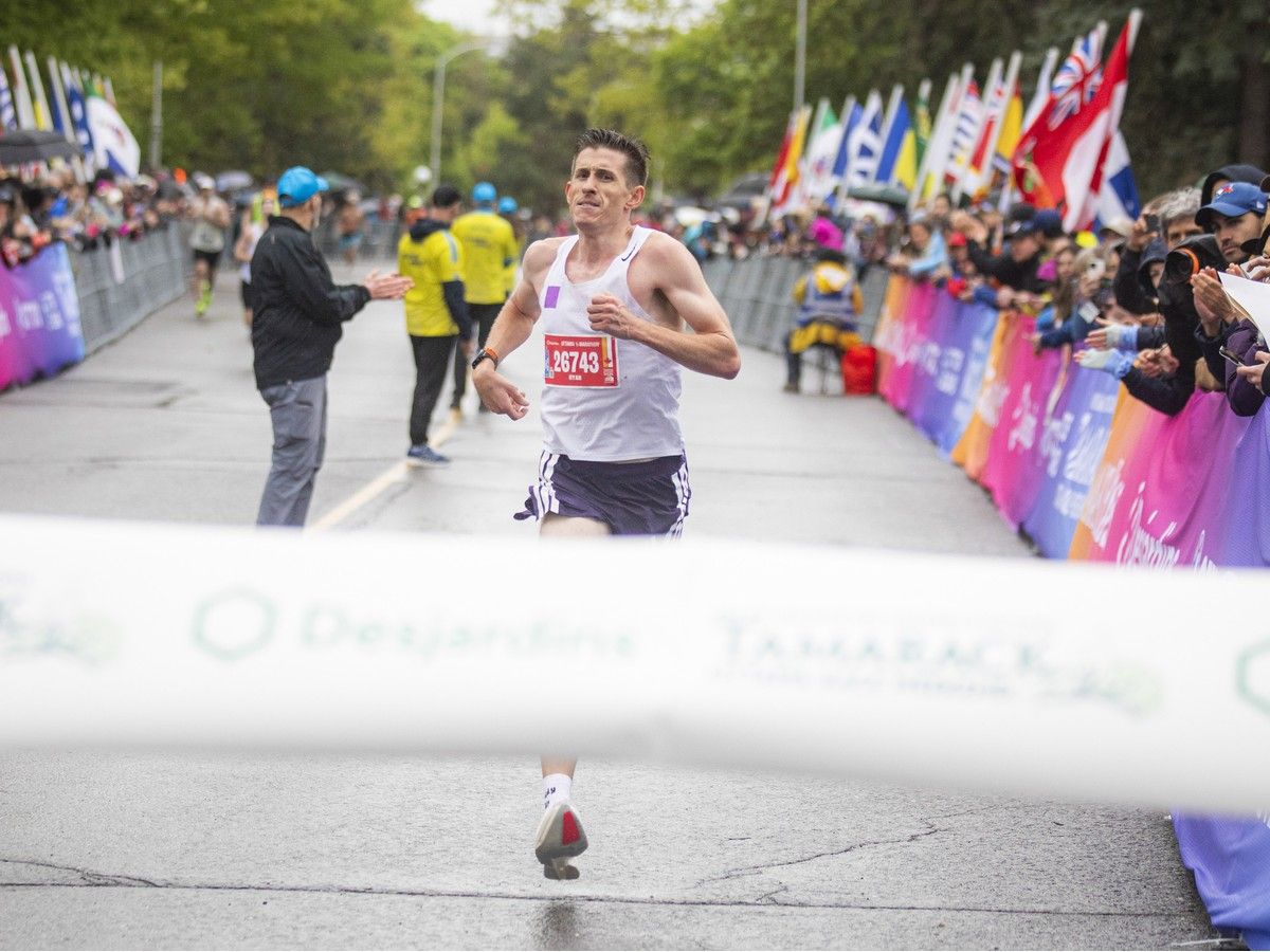  Ryan Wojdyla won the half marathon race Sunday morning with the time of 1:08:55.