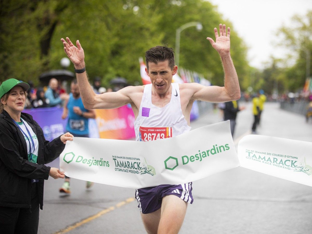  Ryan Wojdyla won the half marathon race Sunday morning with the time of 1:08:55.